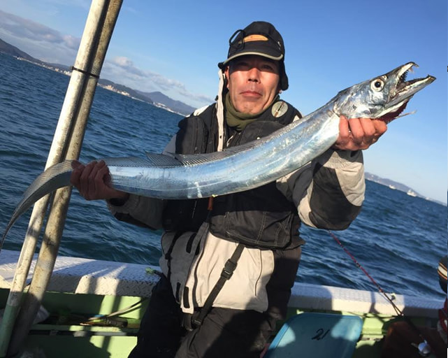 釣り船 タチウオ便出船しています 大阪湾の釣り船 渡し船 北港の老舗舟屋 ヤザワ渡船 釣り具 釣りエサ店舗販売